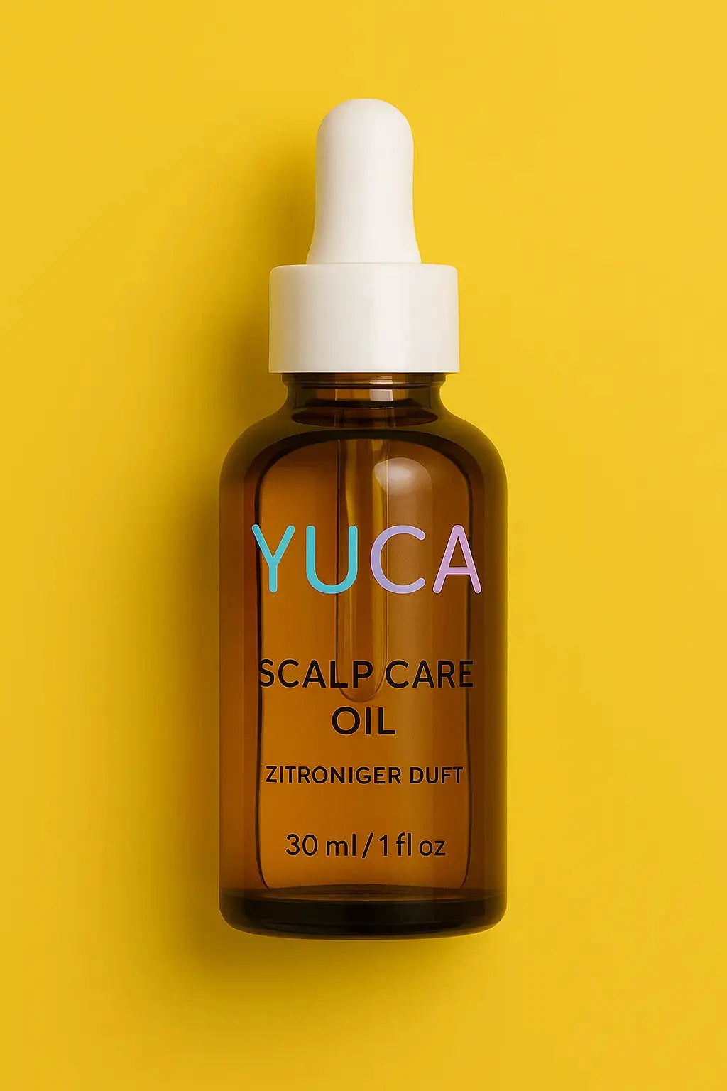 YUCA Scalp Care Oil in einer 30 ml Braunglasflasche mit weißer Pipette, senkrecht liegend auf zitronengelbem Hintergrund – Haarpflegeöl mit frischem Zitronenduft für die Kopfhaut